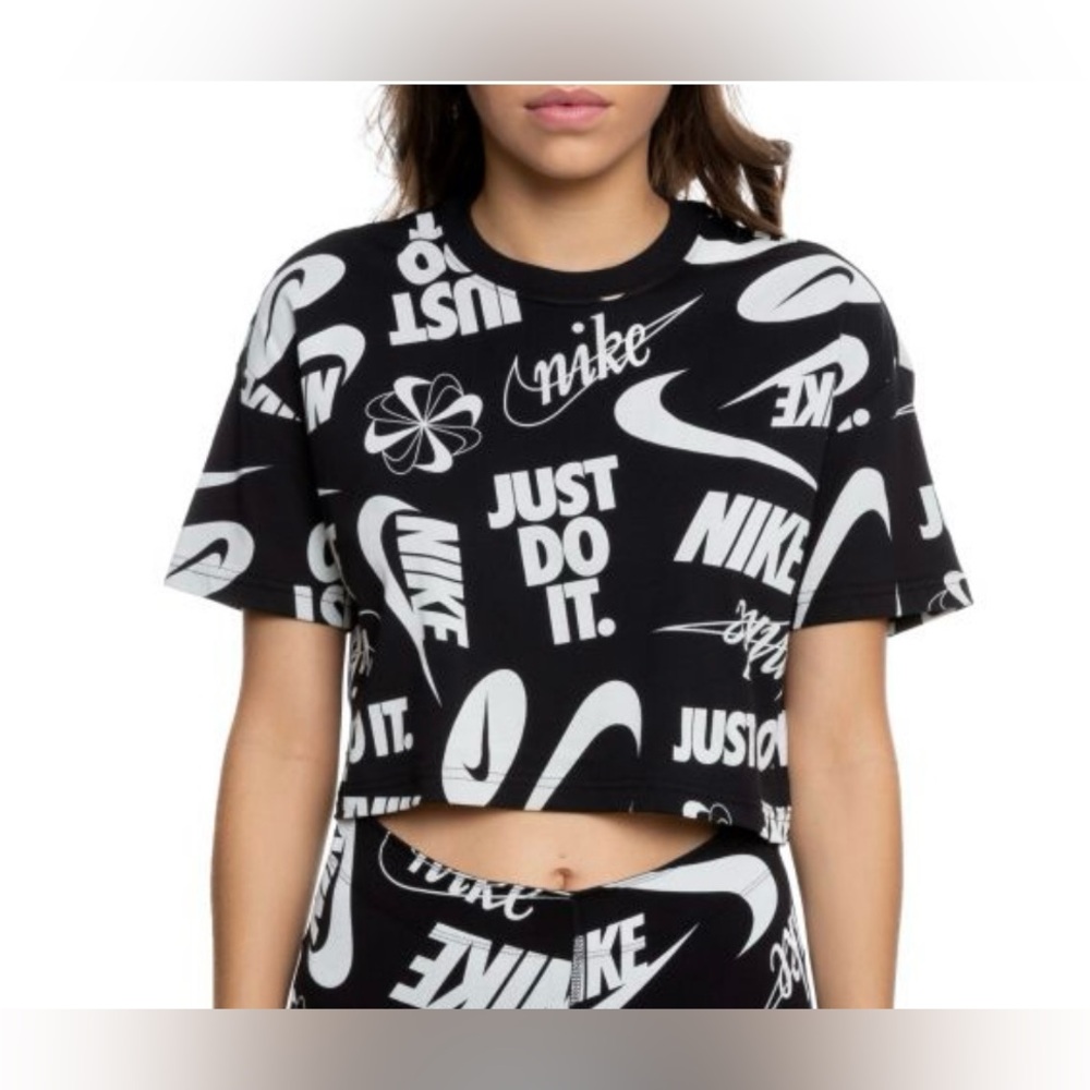 NIKE SPORTSWEAR ESSENTIAL CROPPED TEE Women’s Size L Black/White